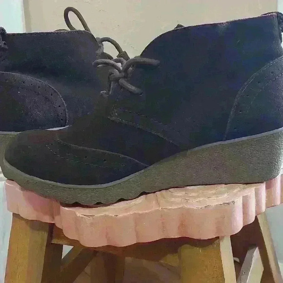 Land's End Booties - Picture 4 of 9